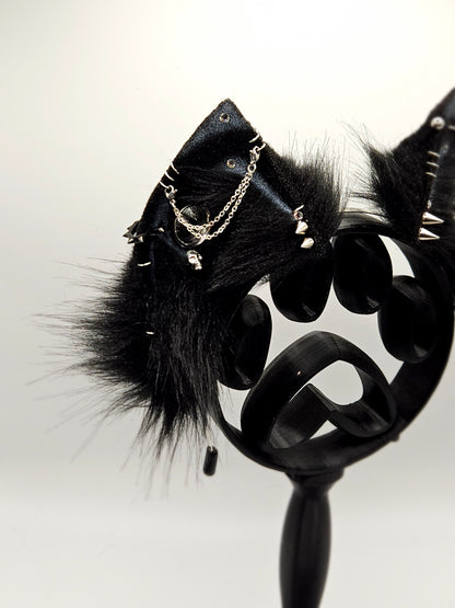 Monochrome Majesty - Kitfox