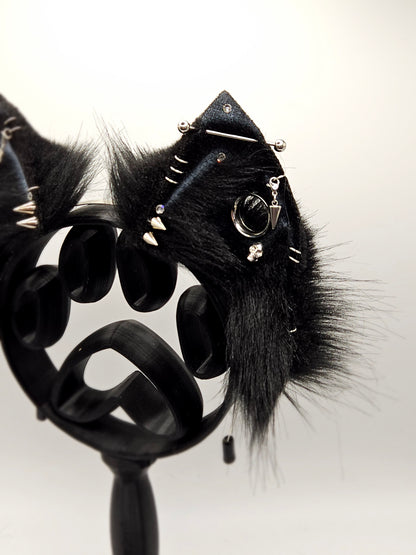 Monochrome Majesty - Kitfox